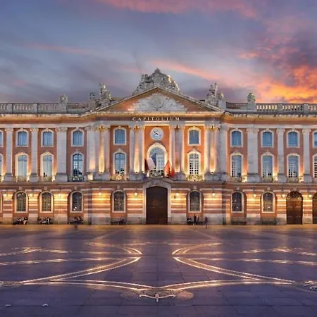 Capitole - T2 Au Coeur De La Rose *